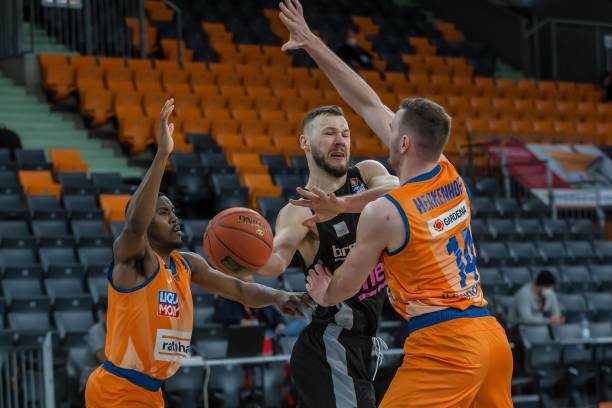 季的季后赛 季的季后赛