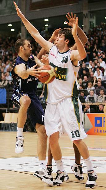 比赛表现更 比赛表现更