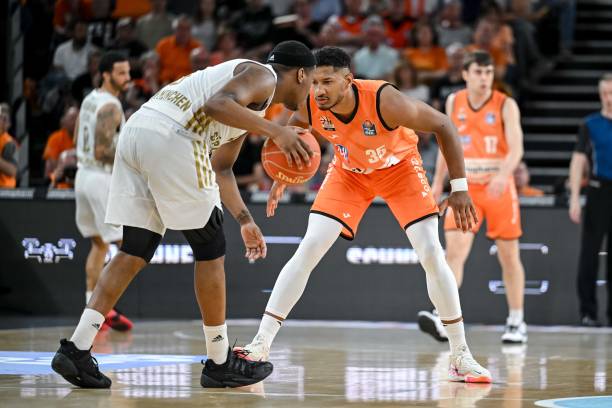 内的多项荣 内的多项荣