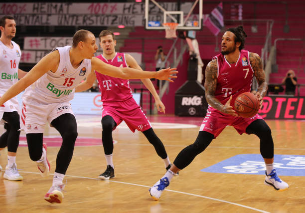 球比赛中 球比赛中