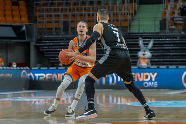 及个人待遇 及个人待遇