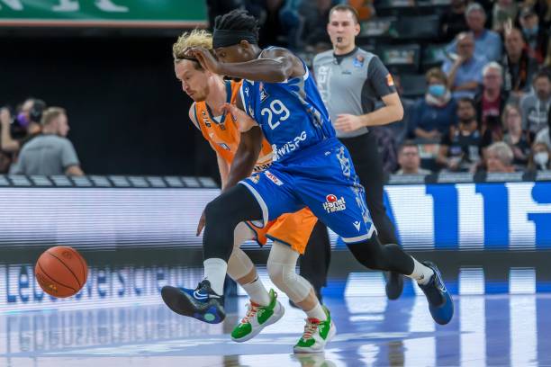 帮助学生们 帮助学生们